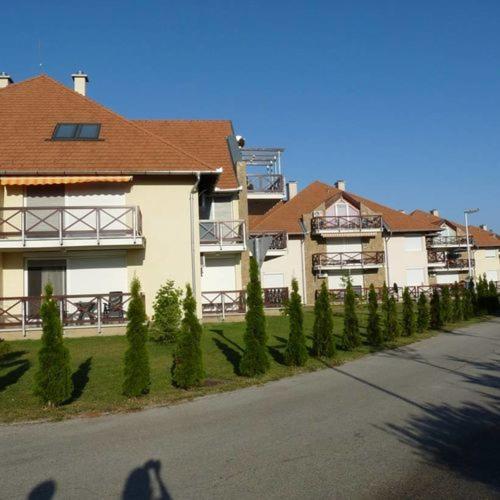 Vadszilva Apartman Балатонёсёд Экстерьер фото
