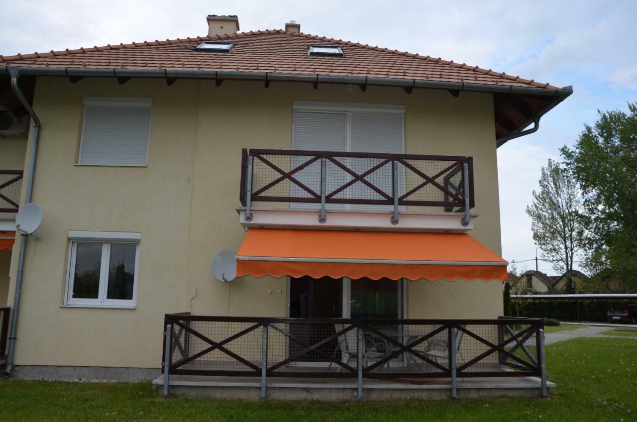 Vadszilva Apartman Балатонёсёд Экстерьер фото